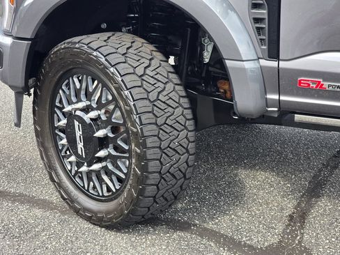 Used 2025 Ford F450 Platinum w/ FX4 Off-Road Package AWD/4WD image 25