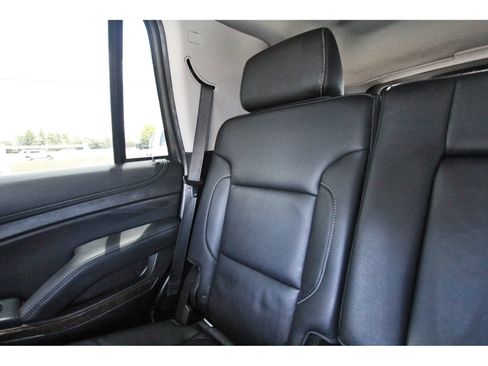 Used 2019 Chevrolet Tahoe LT w/ LT Signature Package AWD/4WD image 14