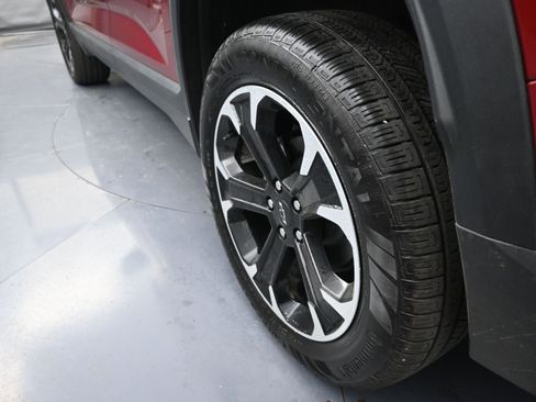 Used 2026 Chevrolet Equinox LT AWD/4WD image 31
