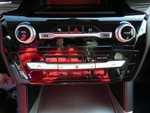 Used 2021 Ford Explorer Limited w/ Equipment Group 301A image 33