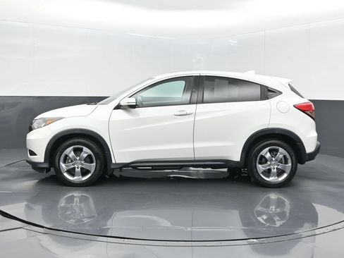 Used 2017 Honda HR-V EX image 4