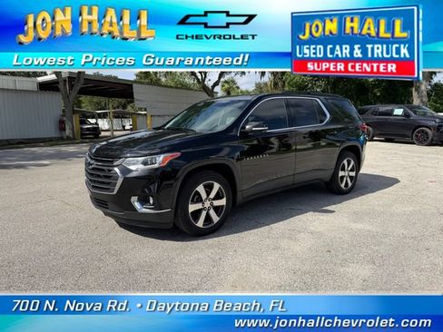 Used 2020 Chevrolet Traverse LT w/ LT Premium Package FWD image 2