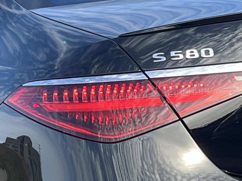 Certified 2022 Mercedes-Benz S 580 4MATIC Sedan image 10