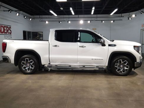 Used 2023 GMC Sierra 1500 SLT w/ SLT Premium Plus Package image 8