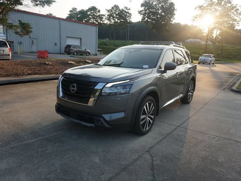 Used 2023 Nissan Pathfinder Platinum FWD image 27