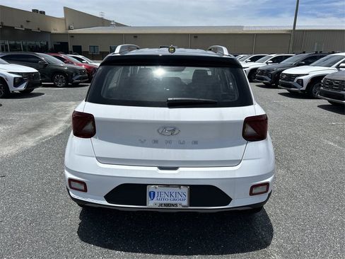 New 2025 Hyundai Venue Limited image 12
