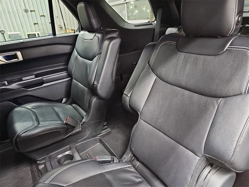 Used 2020 Ford Explorer ST w/ Premium Technology Package image 15