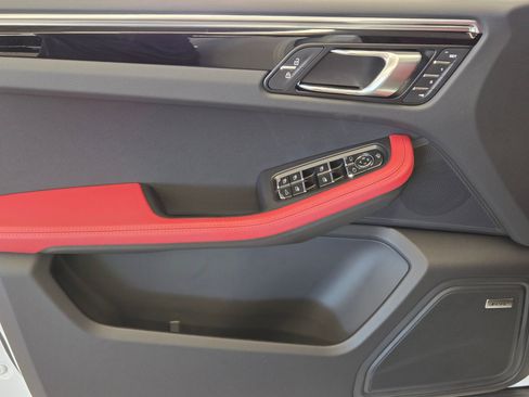 New 2026 Porsche Macan AWD/4WD image 14