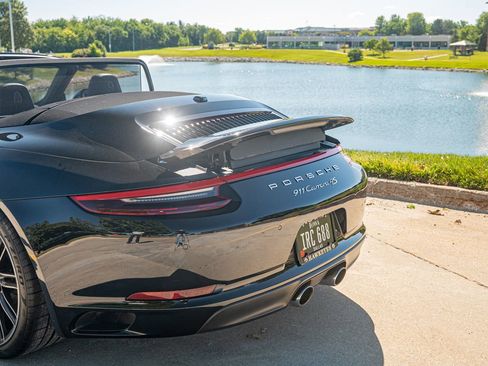 Used 2018 Porsche 911 Carrera 4S image 18