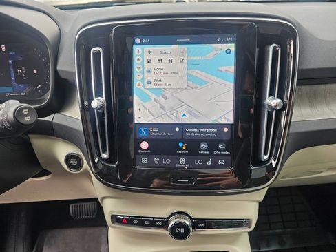 Certified 2023 Volvo XC40 B5 Plus w/ Climate Package image 24