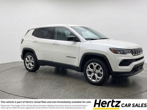 Used 2025 Jeep Compass Latitude AWD/4WD image 1