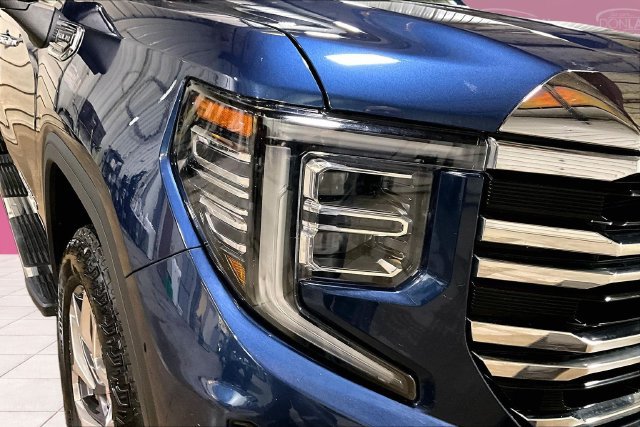 Certified 2022 GMC Sierra 1500 SLT AWD/4WD image 4