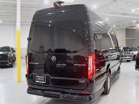 Used 2024 Mercedes-Benz Sprinter 3500 image 13