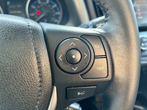 Used 2018 Toyota RAV4 XLE image 21