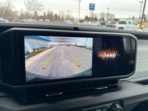 Used 2025 Jeep Wrangler Sahara w/ Safety Group image 23