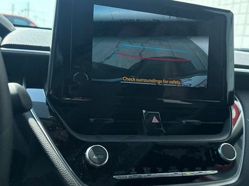 Used 2026 Toyota Corolla Cross LE FWD image 11