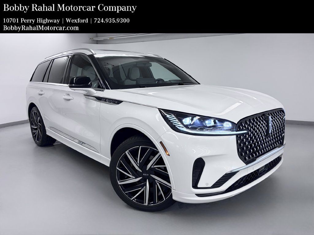 Used 2026 Lincoln Aviator Black Label w/ Dynamic Handling Package AWD/4WD image 1