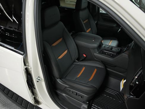 New 2026 GMC Sierra 2500 AT4 w/ AT4 Premium Plus Package image 15