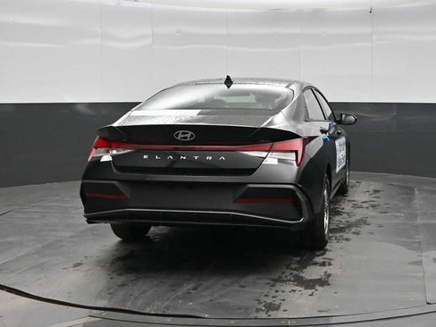 New 2026 Hyundai Elantra SE FWD image 6