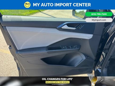 Used 2024 Volkswagen Taos SE AWD/4WD image 10