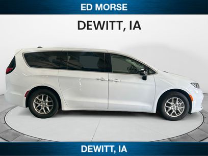 Used 2024 Chrysler Pacifica Touring-L