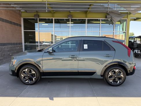 Used 2025 Kia Niro Wind FWD image 7
