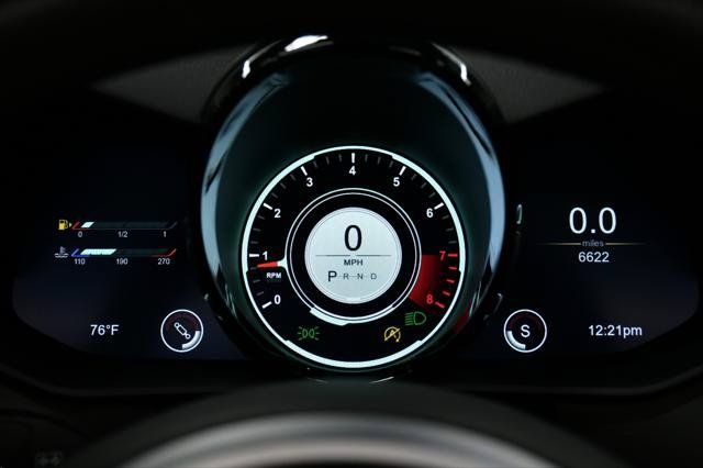 Used 2021 Aston Martin V8 Vantage Roadster RWD image 41