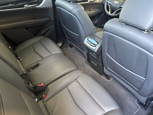 Certified 2024 Cadillac XT6 Premium Luxury AWD/4WD image 18