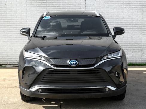 Used 2024 Toyota Venza XLE AWD/4WD image 4