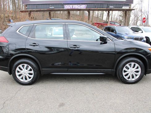 Used 2018 Nissan Rogue S image 6