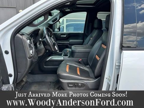 Used 2021 GMC Sierra 2500 AT4 w/ AT4 Premium Plus Package AWD/4WD image 17