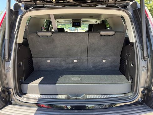 Used 2017 Cadillac Escalade Luxury AWD/4WD image 28