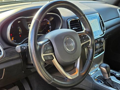 Used 2021 Jeep Grand Cherokee Laredo X RWD image 24