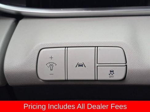 Used 2022 Hyundai Elantra Limited FWD image 23