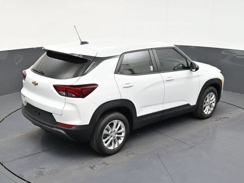 Used 2025 Chevrolet TrailBlazer LS FWD image 16