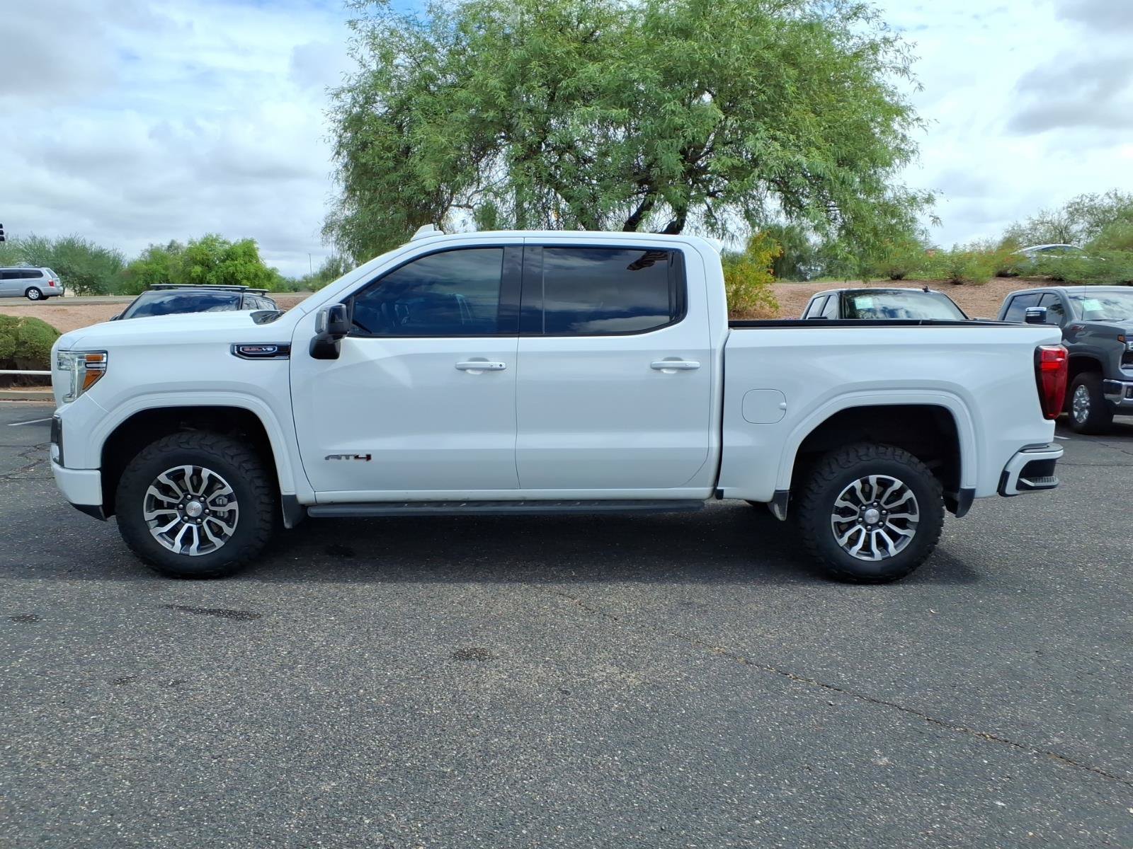 Used 2022 GMC Sierra 1500 AT4 w/ AT4 Premium Package AWD/4WD image 3