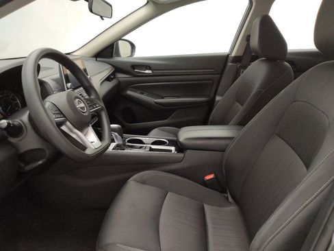 Used 2024 Nissan Altima 2.5 SV image 17