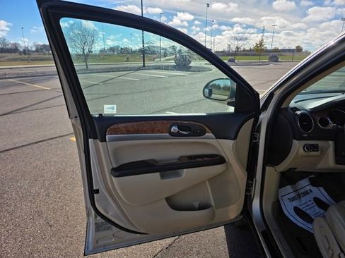 Used 2011 Buick Enclave CXL w/ Trailering Provision Package image 4