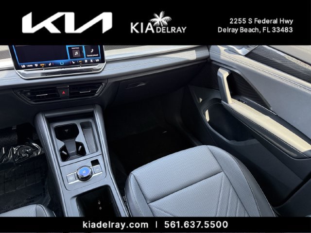 Used 2025 Volkswagen Tiguan SE FWD image 15