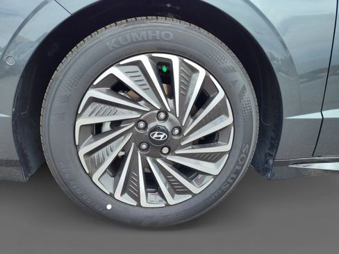 New 2025 Hyundai Sonata Limited image 9