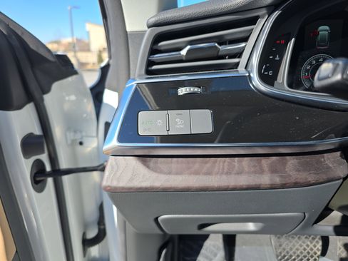 Used 2023 Audi Q8 Premium Plus image 31