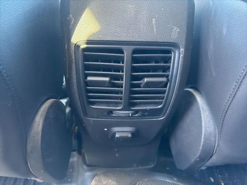 Used 2017 Ford Escape SE w/ SE Sport Appearance Package image 12