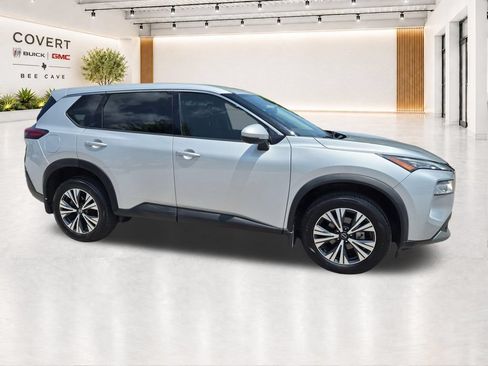 Used 2021 Nissan Rogue SV FWD image 14