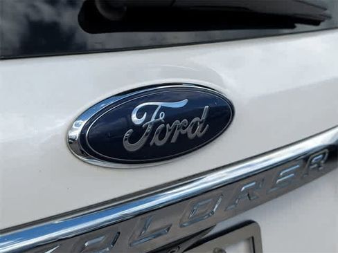 Used 2016 Ford Explorer XLT w/ Equipment Group 202A image 11