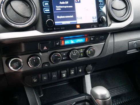 Used 2019 Toyota Tacoma TRD Sport AWD/4WD image 22