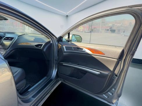 Used 2014 Lincoln MKZ FWD image 21