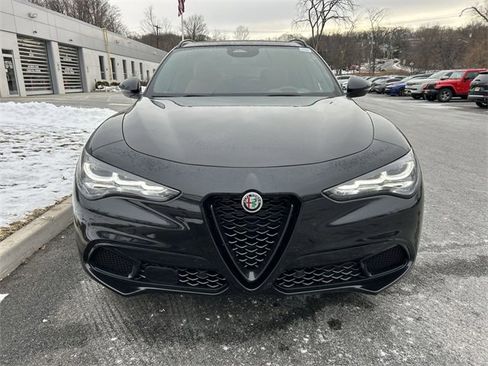New 2025 Alfa Romeo Stelvio Sprint image 3