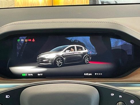 Used 2023 Tesla Model X image 31