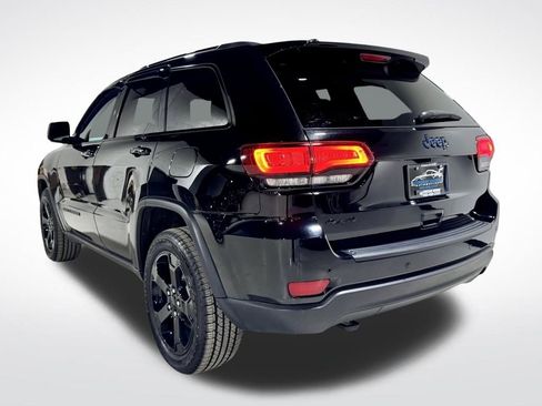Used 2020 Jeep Grand Cherokee Laredo image 8