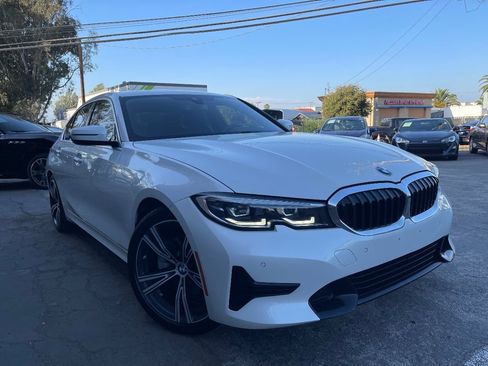 Used 2019 BMW 330i Sedan w/ Premium Package image 3